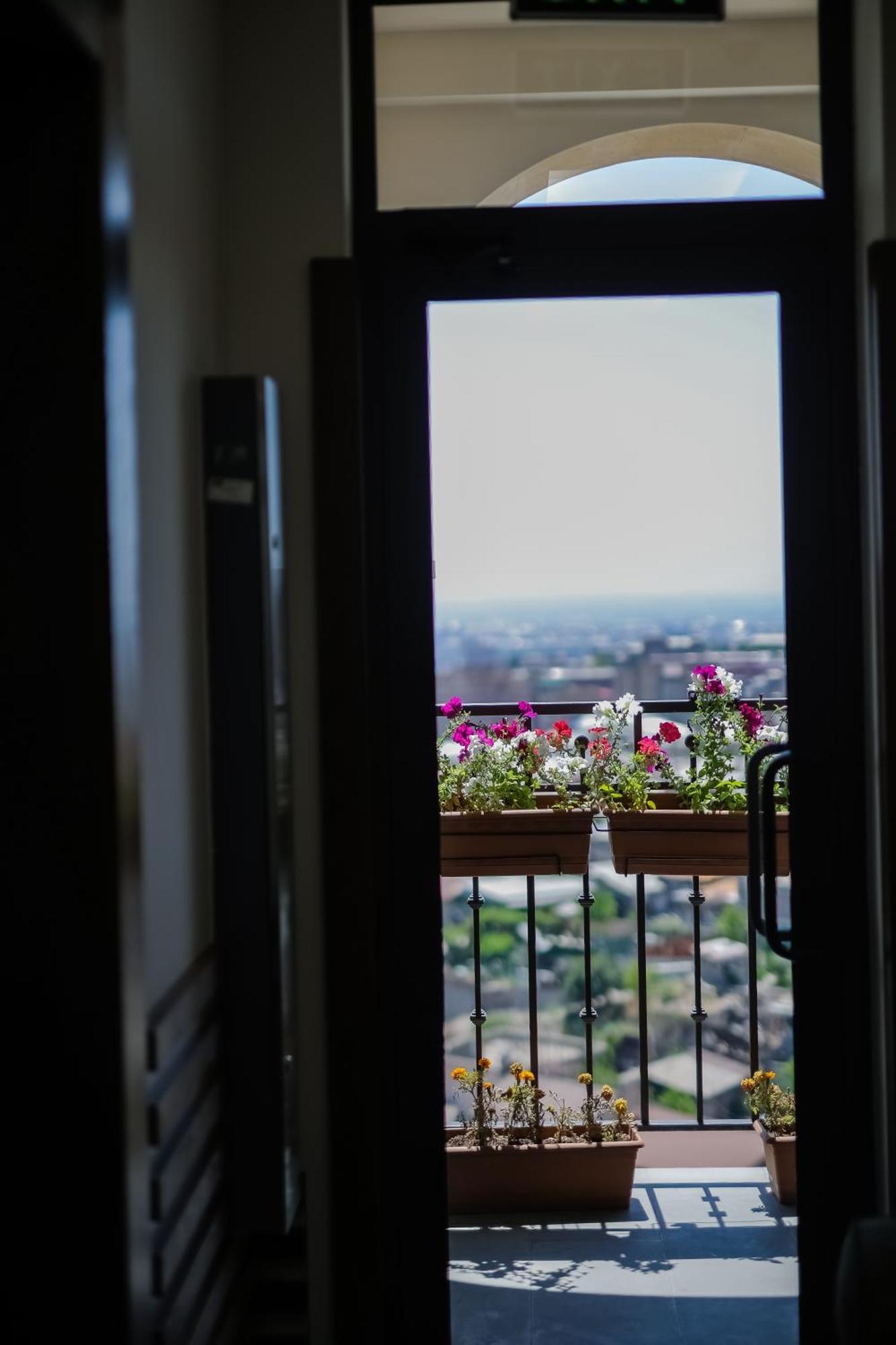 Rooftop Apart-Hotel Erivan Exterior foto